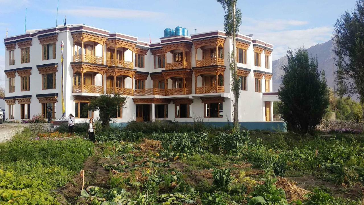 Hunder Residency Hotell Leh Exteriör bild