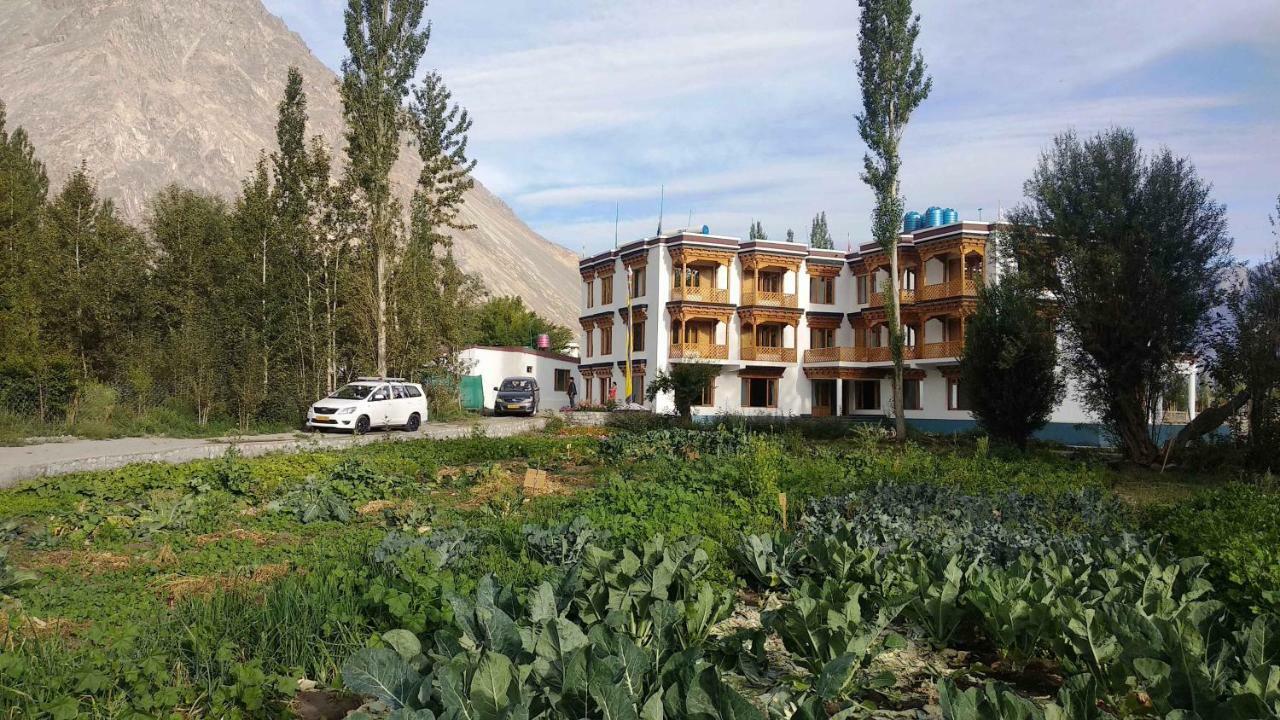 Hunder Residency Hotell Leh Exteriör bild
