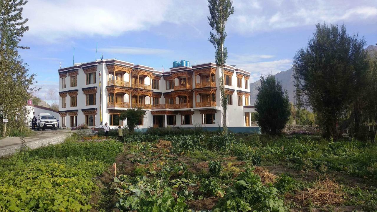 Hunder Residency Hotell Leh Exteriör bild