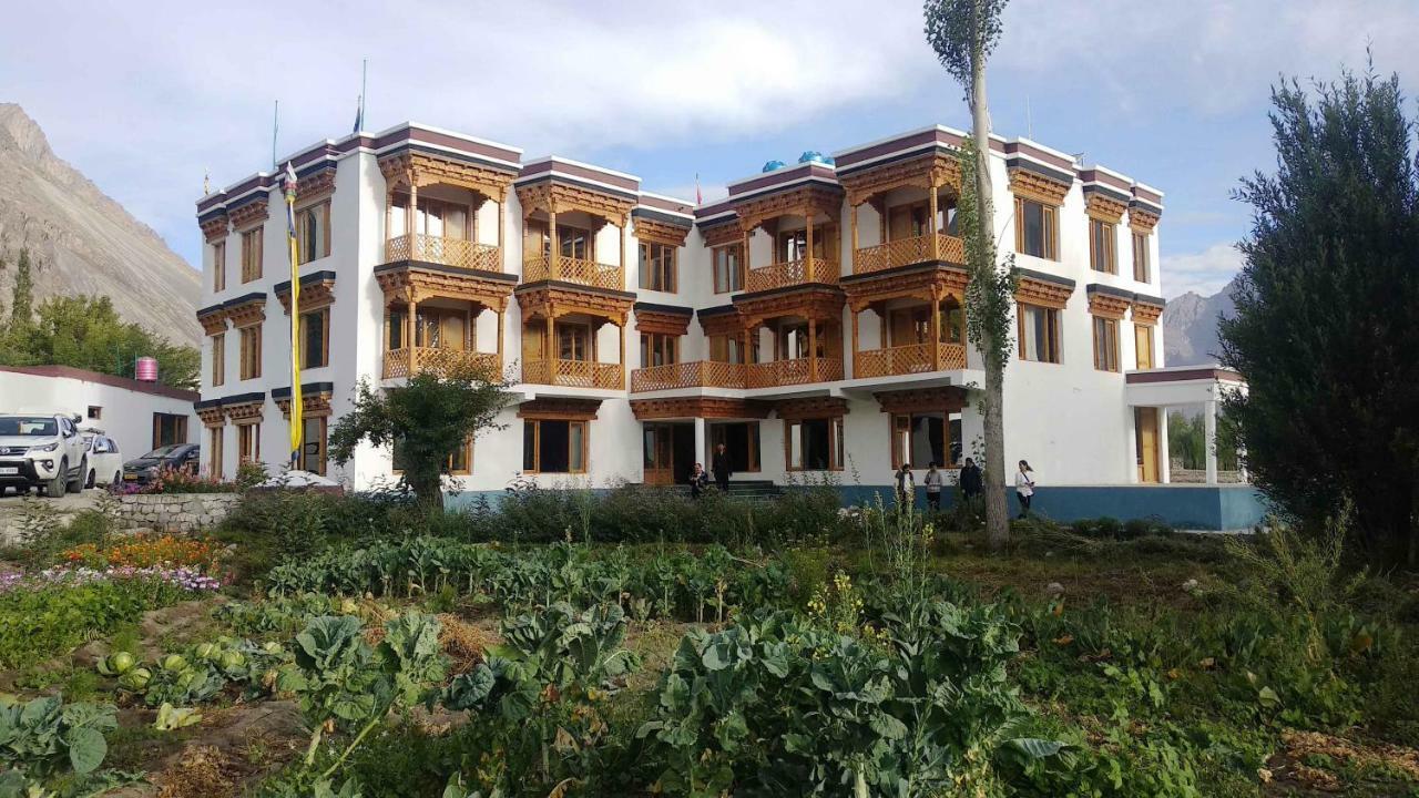 Hunder Residency Hotell Leh Exteriör bild